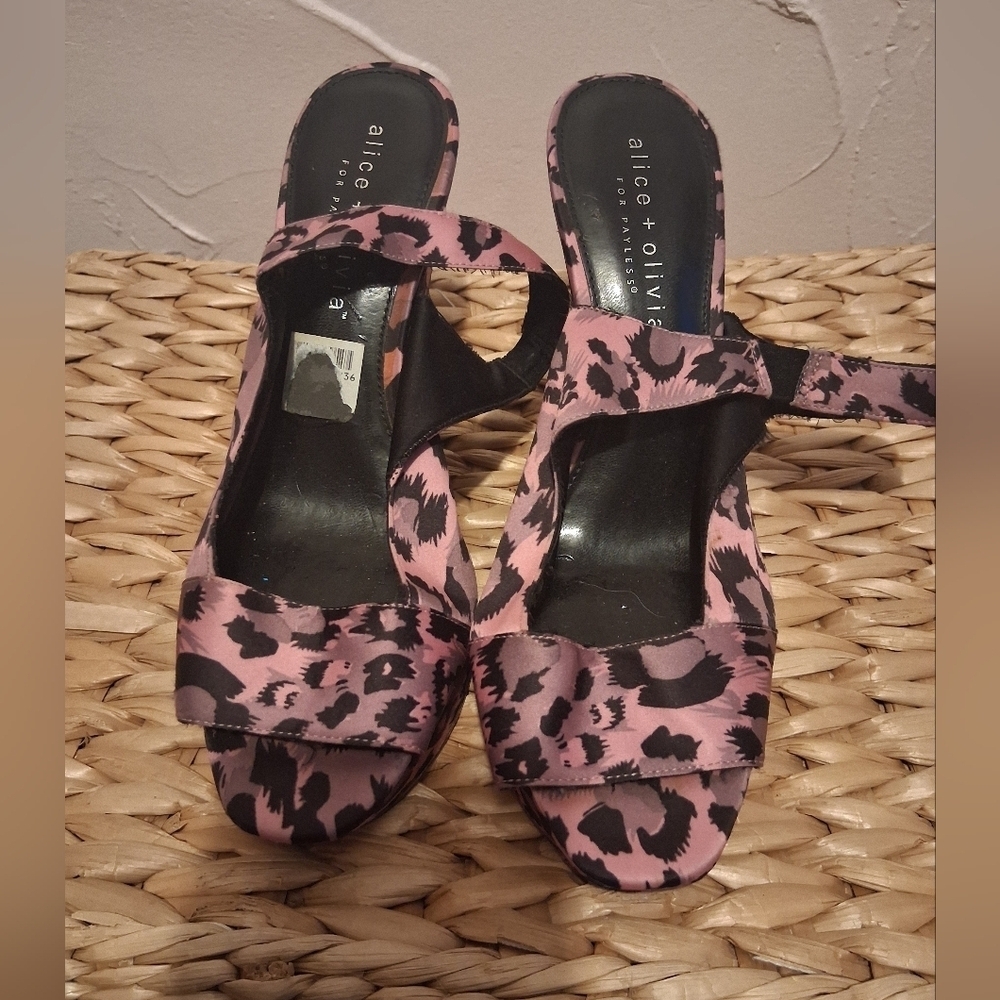 Vtg Y2K Alicia + Olivia for payless ankle strap chunky 5” platform Pink Leopard
